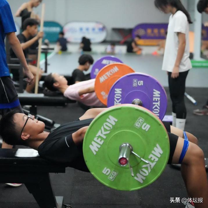 高原体育运动中心能容纳多少人,浙西南亚高原体育训练基地