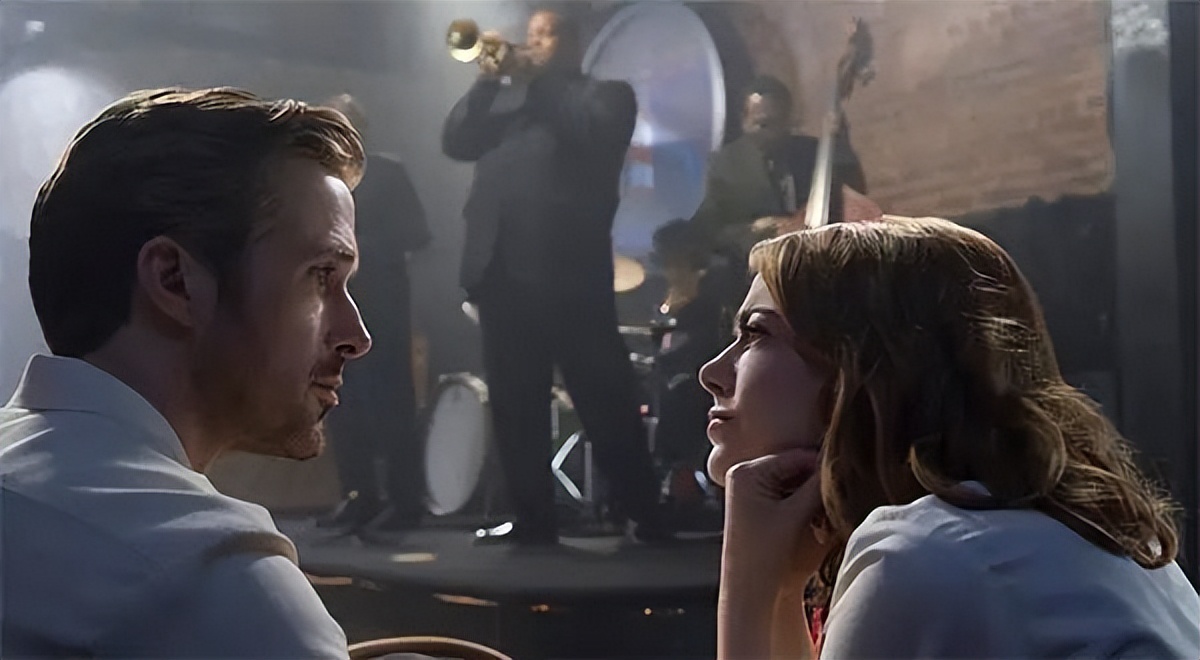 从《白噪音》谈德里罗的“花园式”思维