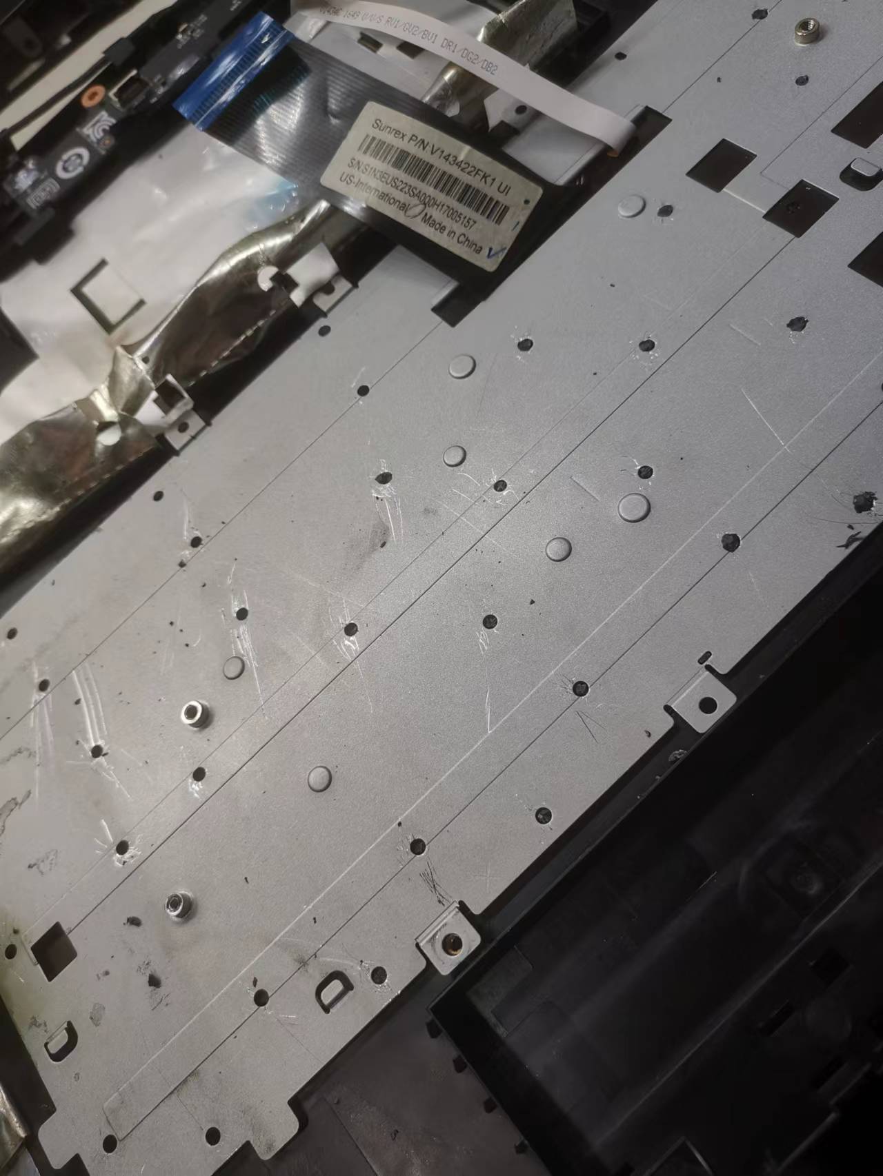 一体式笔记本键盘更换解析,笔记本电脑一体键盘怎么更换