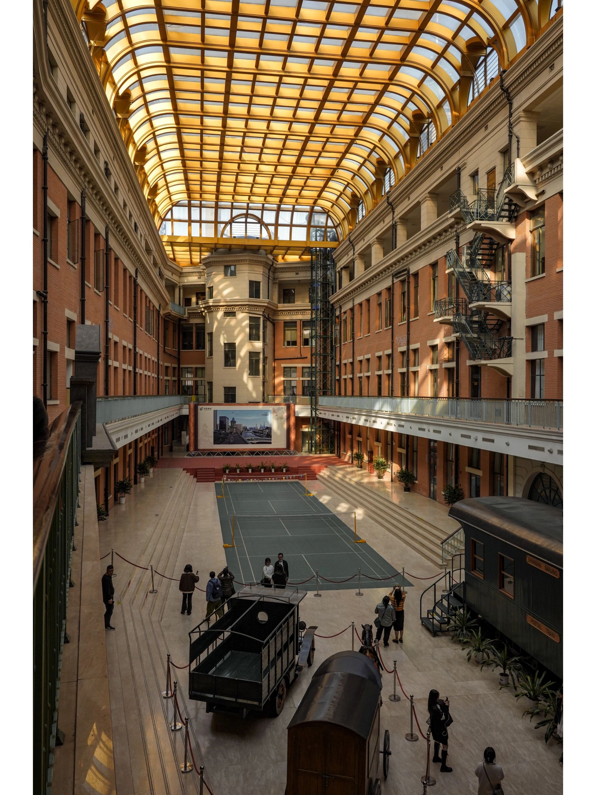 一天逛完最经典的上海，从梧桐区到外滩||