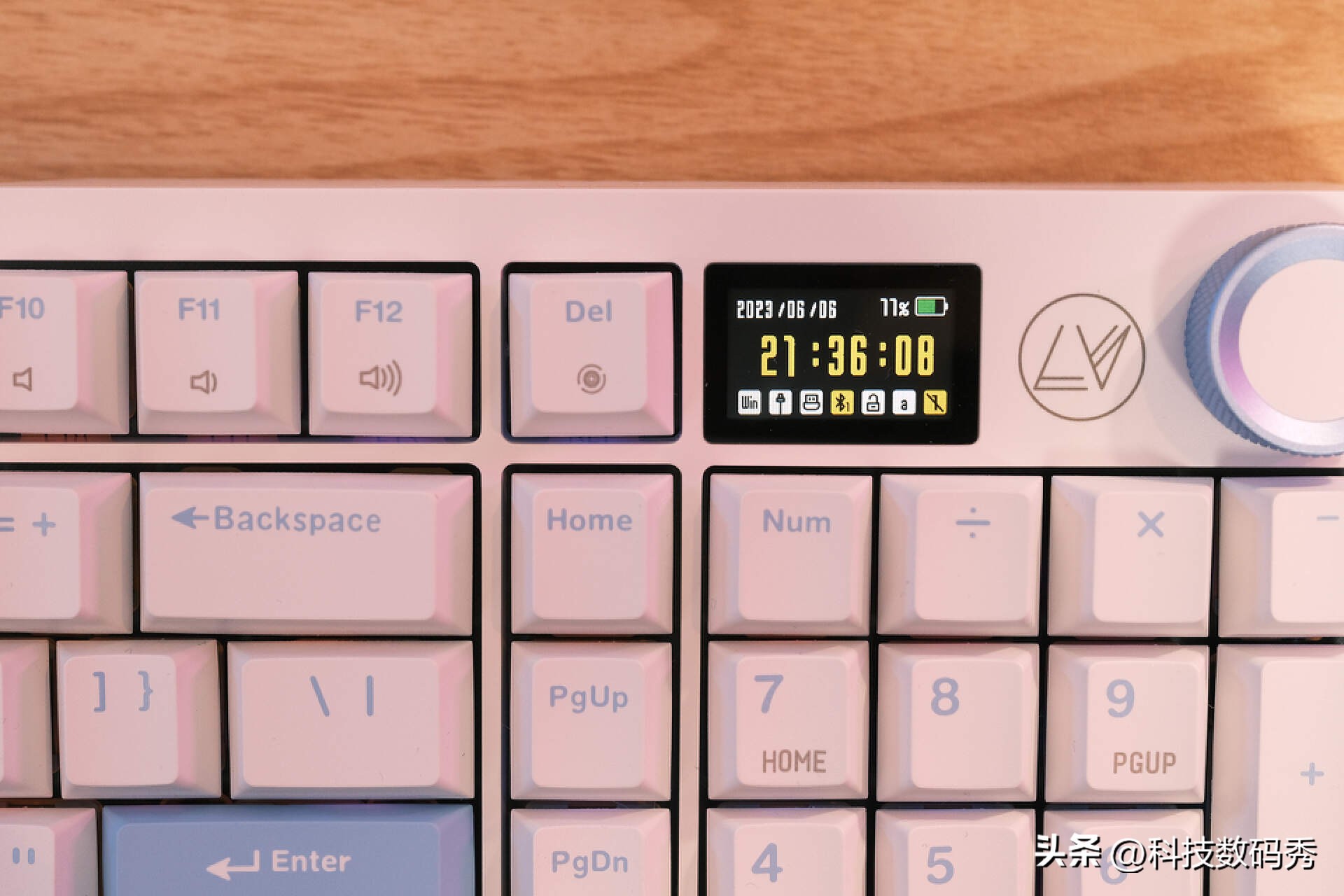 客制化键盘加屏幕,客制化键盘会便宜吗