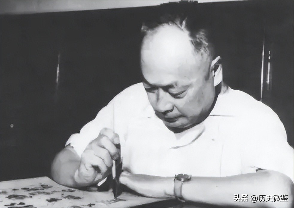 金庸：造原*弹子**，不如多做几条裤子穿！陈毅：当了裤子也要造