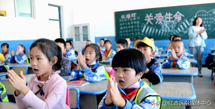 2024年甘肃省困难大学生资助,2020年甘肃小学生资助金每年多少