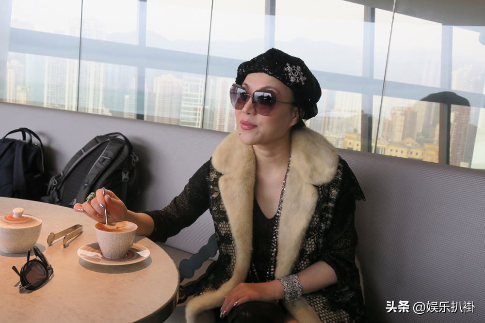 十大男星嫁富婆,娶富婆当老婆的4位男星