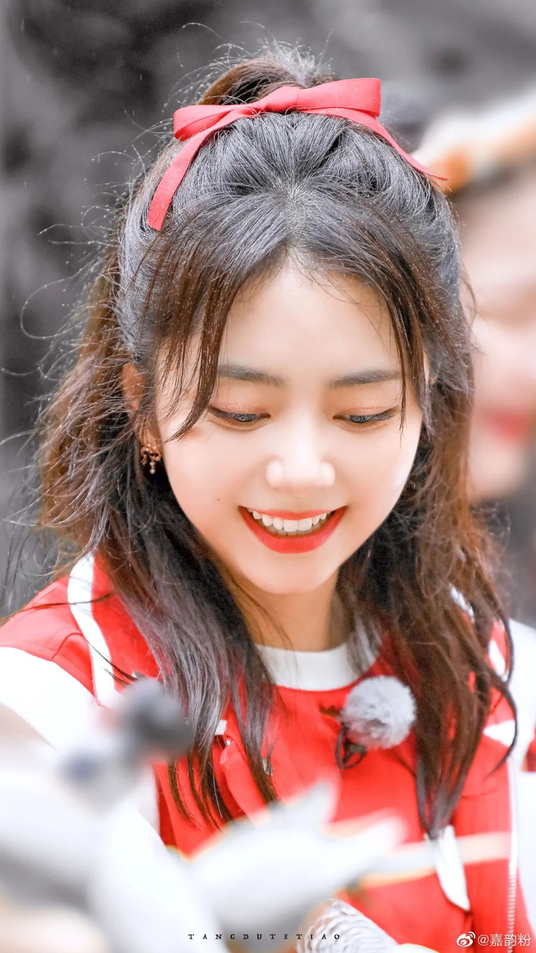 圆脸怎么扎显脸小,圆脸扎发显脸小