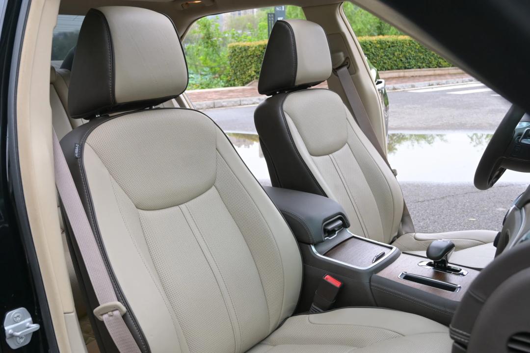 二手克莱斯勒300c1万块,13款克莱斯勒300c改装宾利