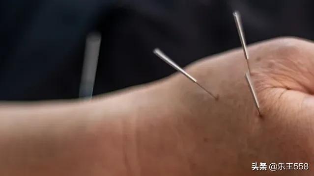 白胡子刘大爷用一根缝被子钢针简单粗暴治好了我幼年肚子疼的顽疾