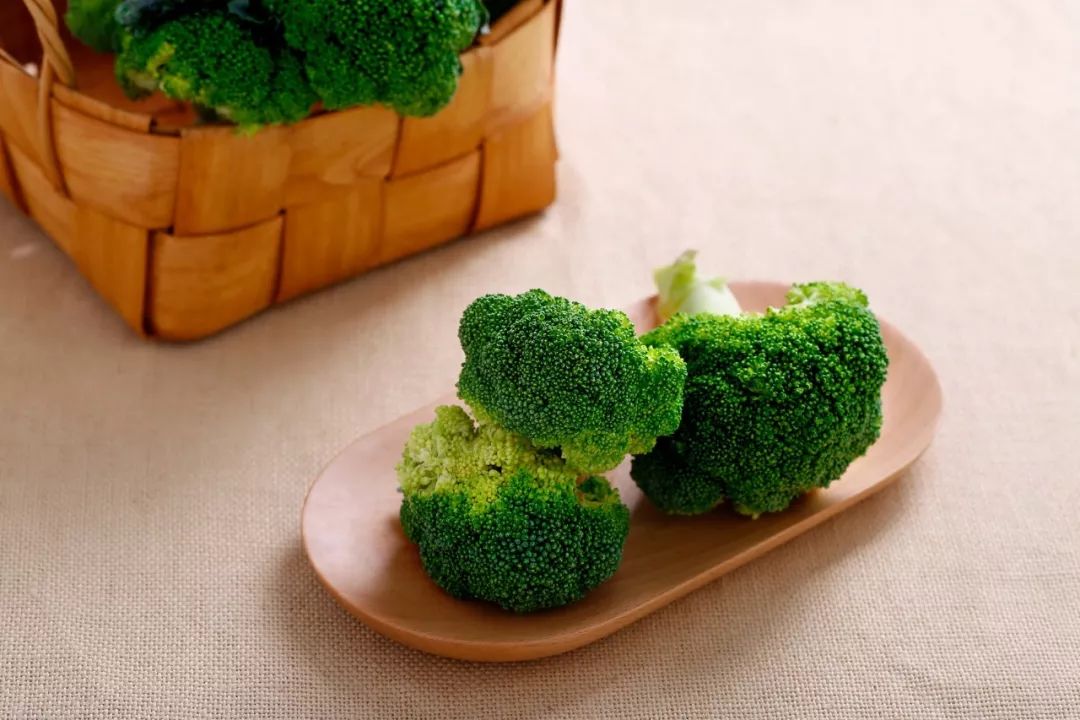 孕妇吃黄色食物胎儿真的会黄疸吗,孕妇吃什么食物对胎儿心脏发育好