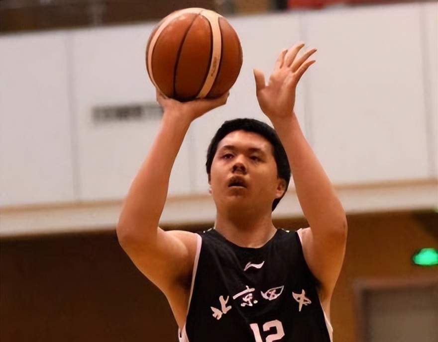 王治郅39岁,42岁王治郅经历二婚