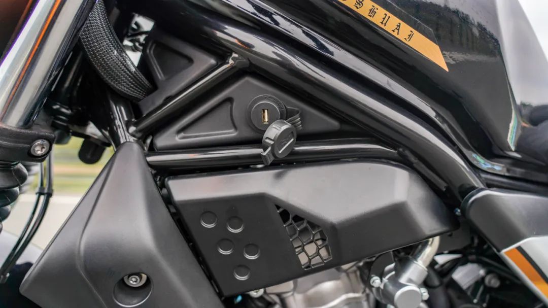 cm500苍云500实车对比,23款香帅苍云500max最近价格