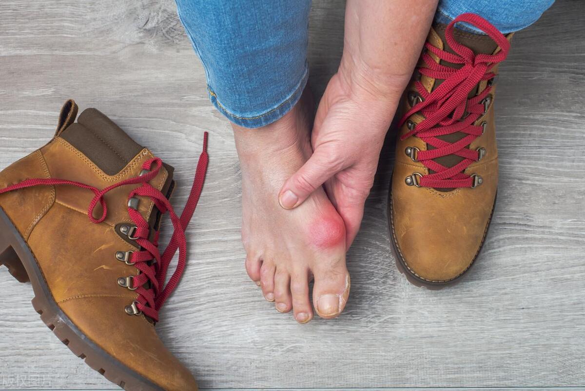 慢阻肺脚肿到膝盖,慢阻肺出现脚肿