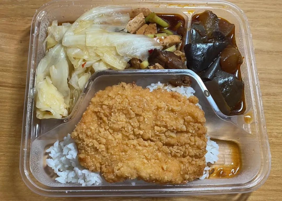 隔离在学校的大学生,在校隔离的当代大学生