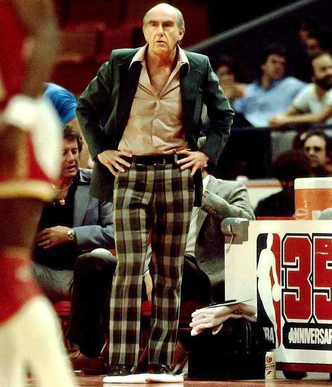 致敬传奇——盘点NBA各队退役球衣（开拓者队下）