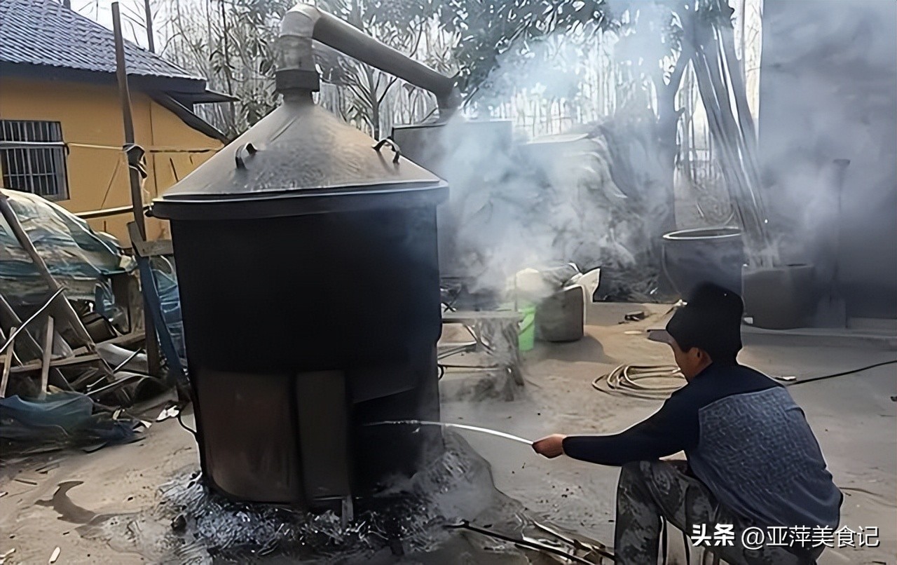 酿酒大师30年清香型白酒,酿酒30年的老师傅道出实情