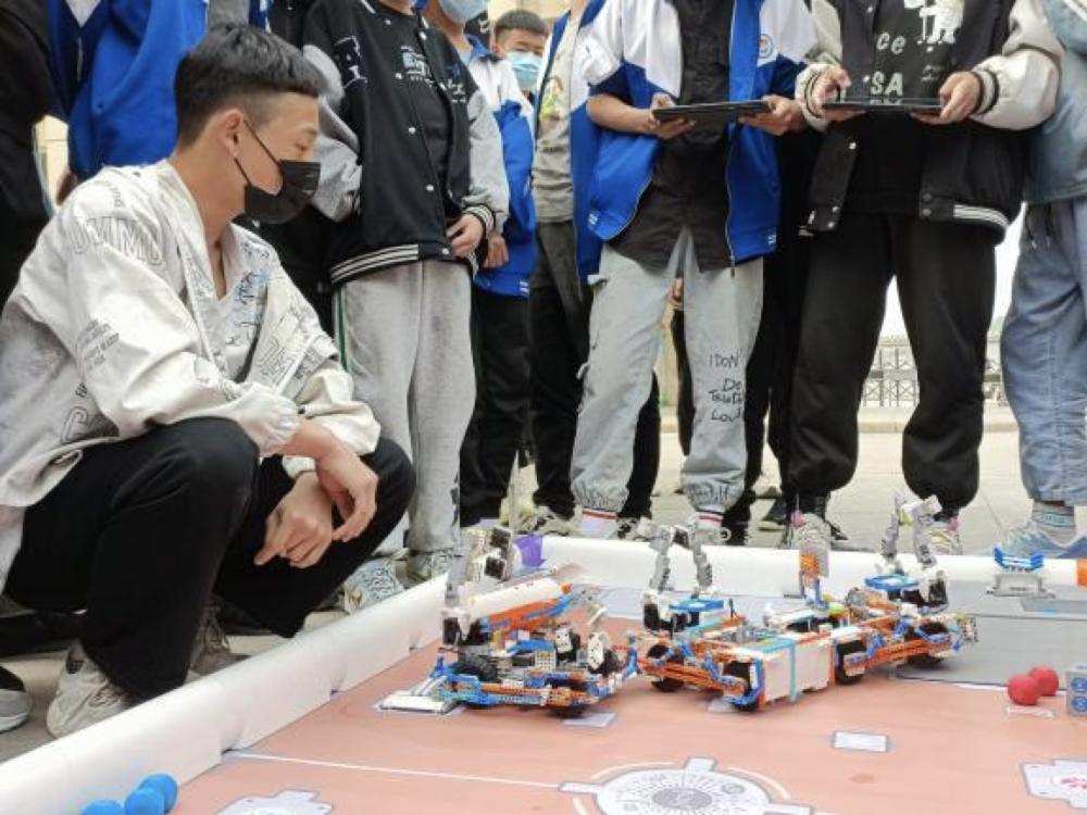 校园变身“科技王国”，激活师生的科技DNA