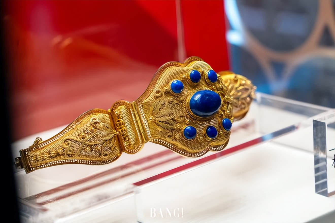 潮宏基襄阳首家非遗花丝概念店,潮宏基花丝工艺探店视频