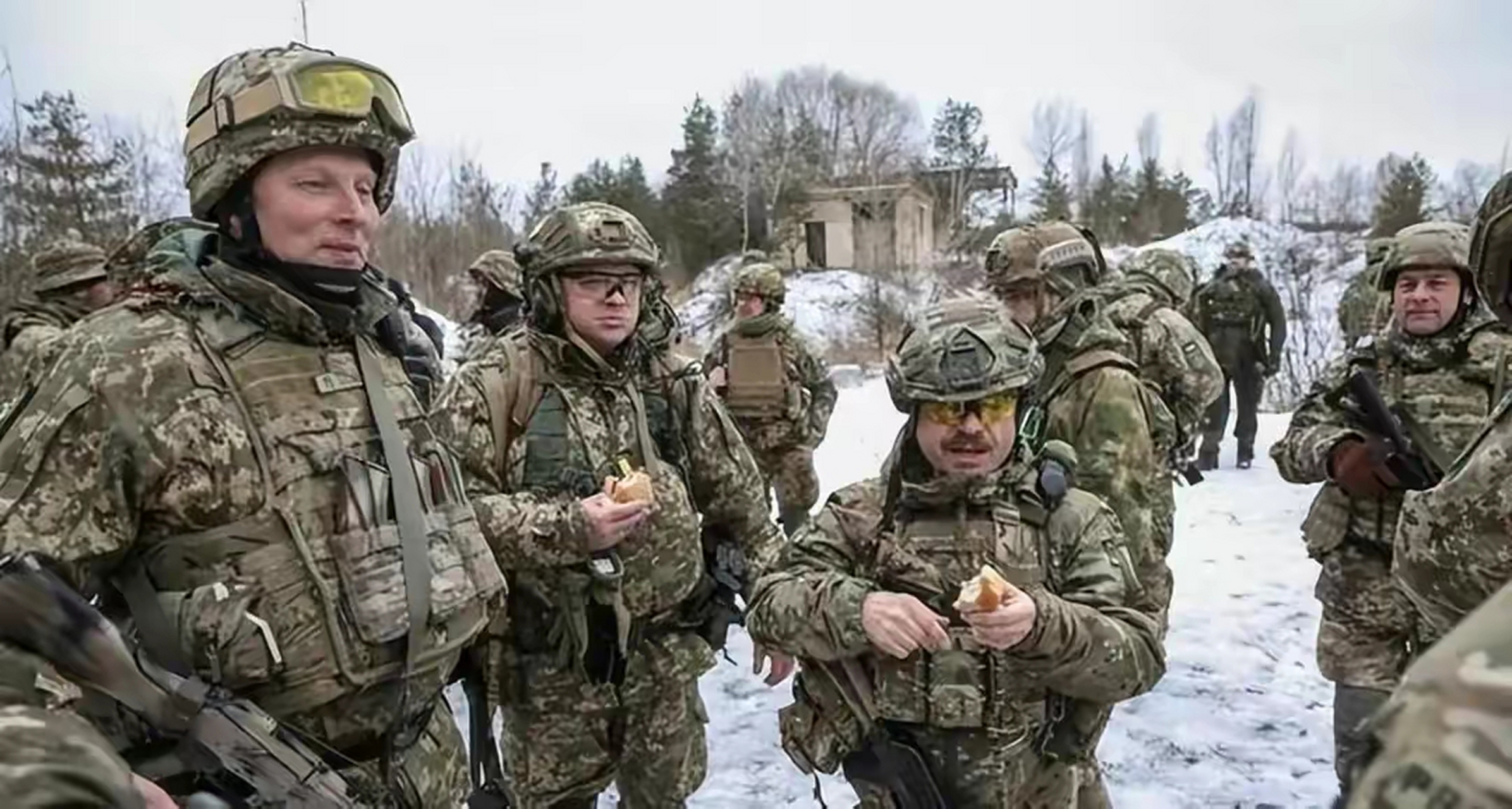 泽连斯基喊话美国不要空手来,泽连斯基热情回应拥抱请求