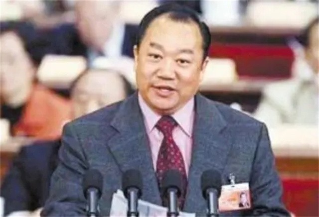 百亿富豪朱树豪：患癌坚持工作，带着氧气瓶看项目，去世留260亿