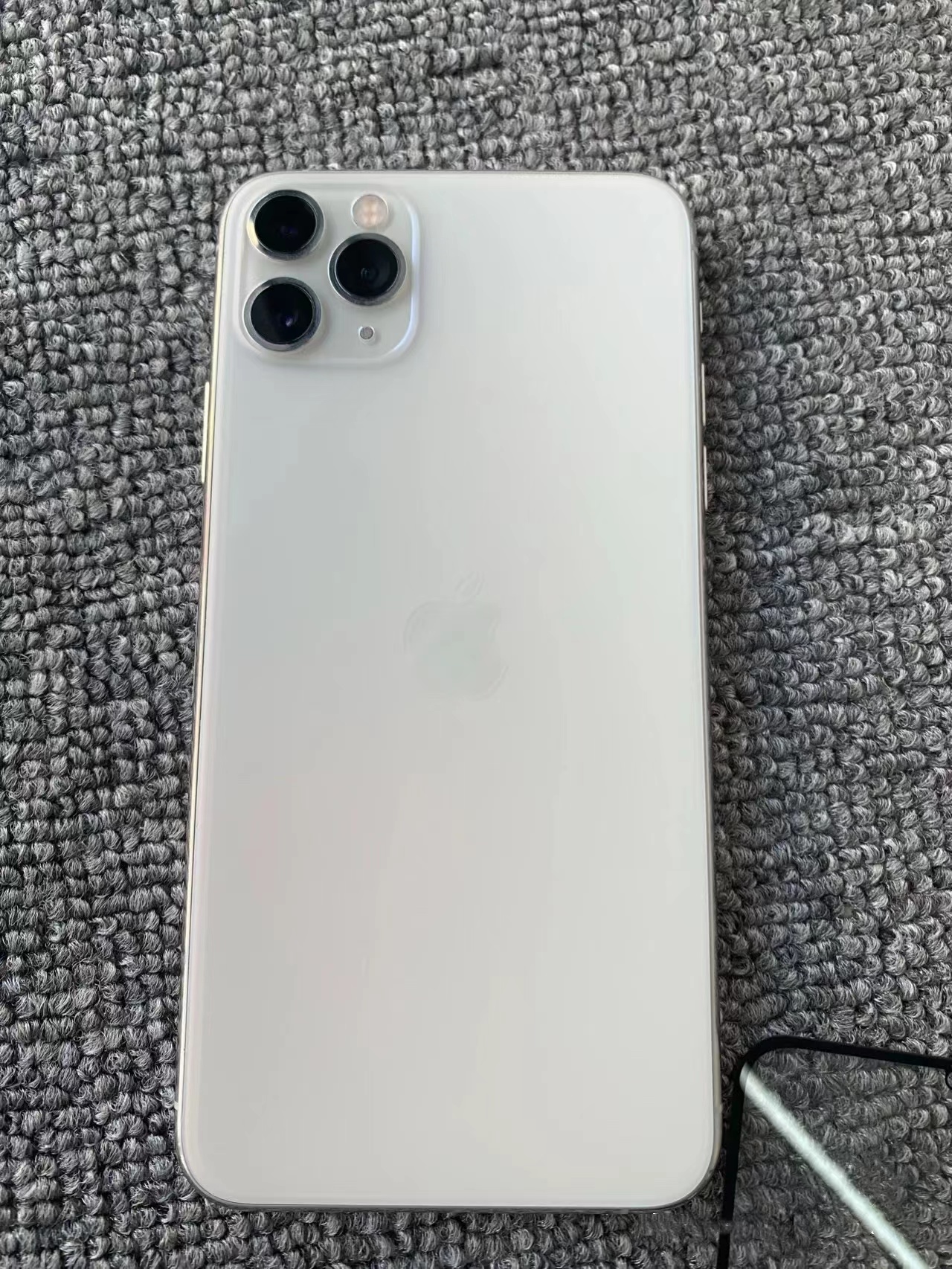 iphone11 pro max建议升级ios15吗 (iphone11 pro max改iphone13pro)