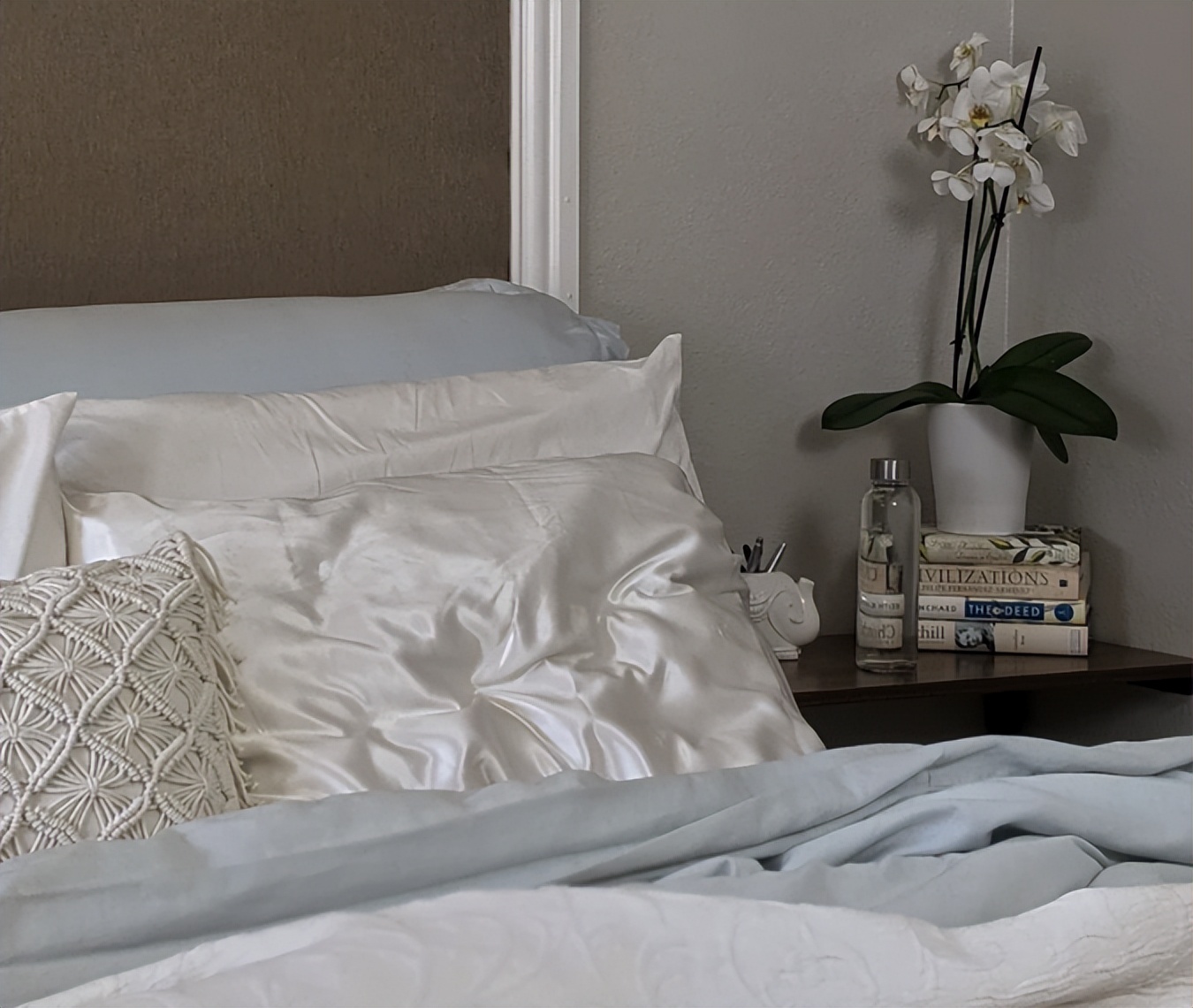 醋酸面料最火爆最新款,醋酸真丝面料和桑蚕丝哪个好