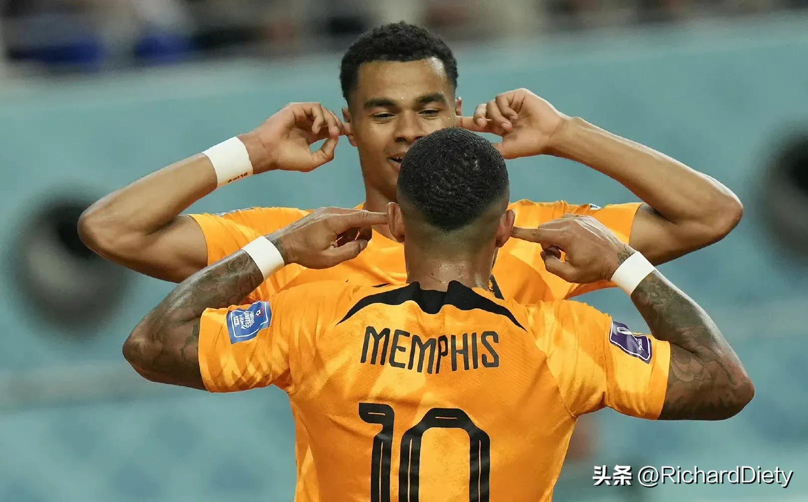 范加尔荷兰2:0挪威晋级世界杯,荷兰队范加尔新战术