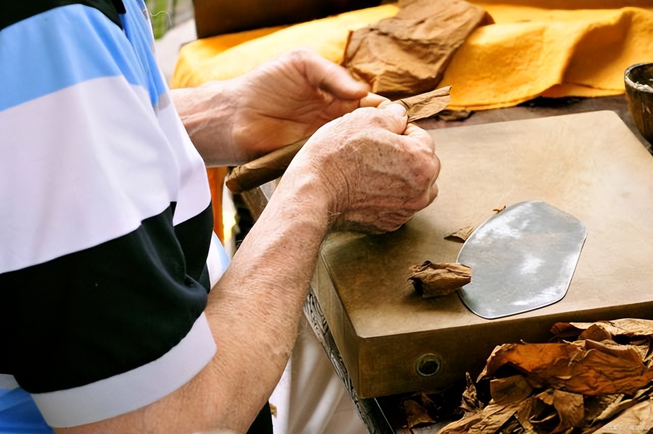 正宗的最便宜雪茄多少钱一盒,一口雪茄一套房子