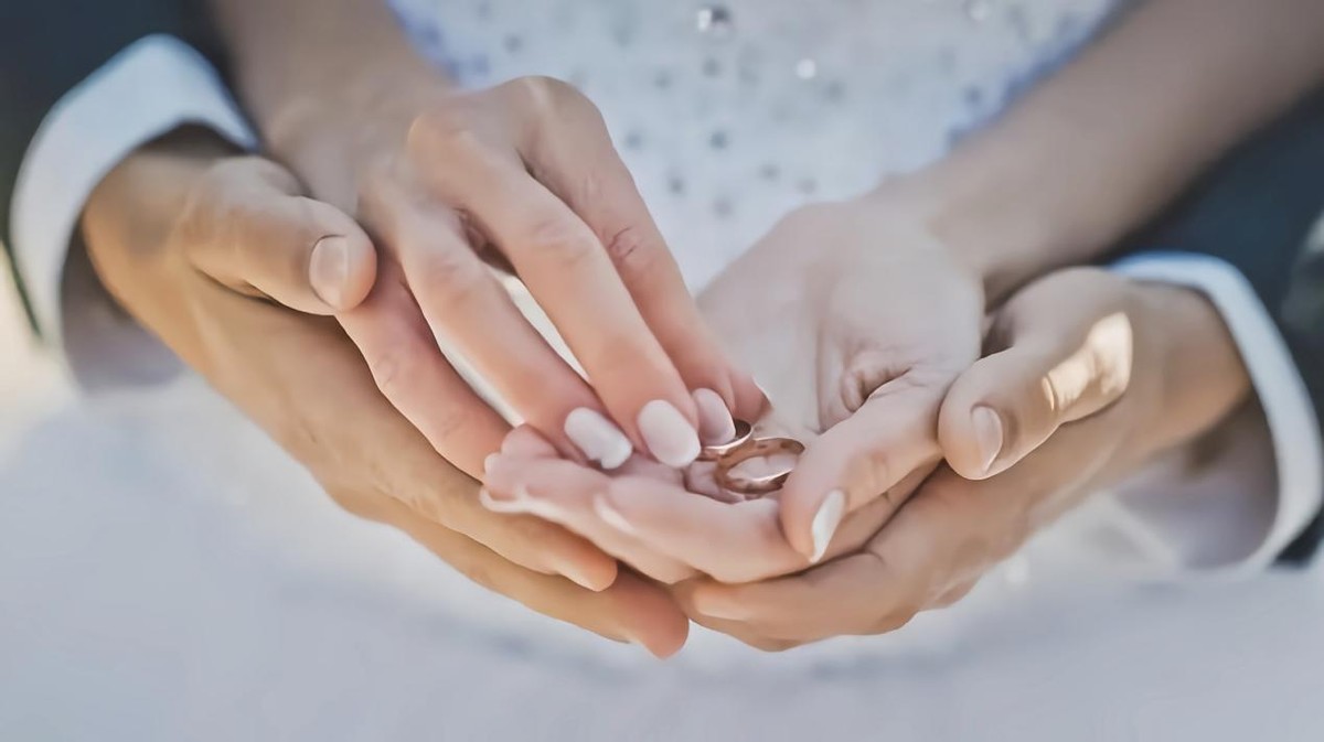 夫妻之间要谨记这些事情,提醒夫妻要有自知之明的句子