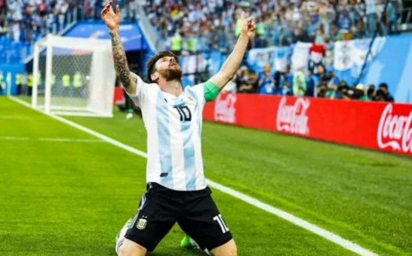 从阿根廷小将到一代球王,从小踢球到大的球星