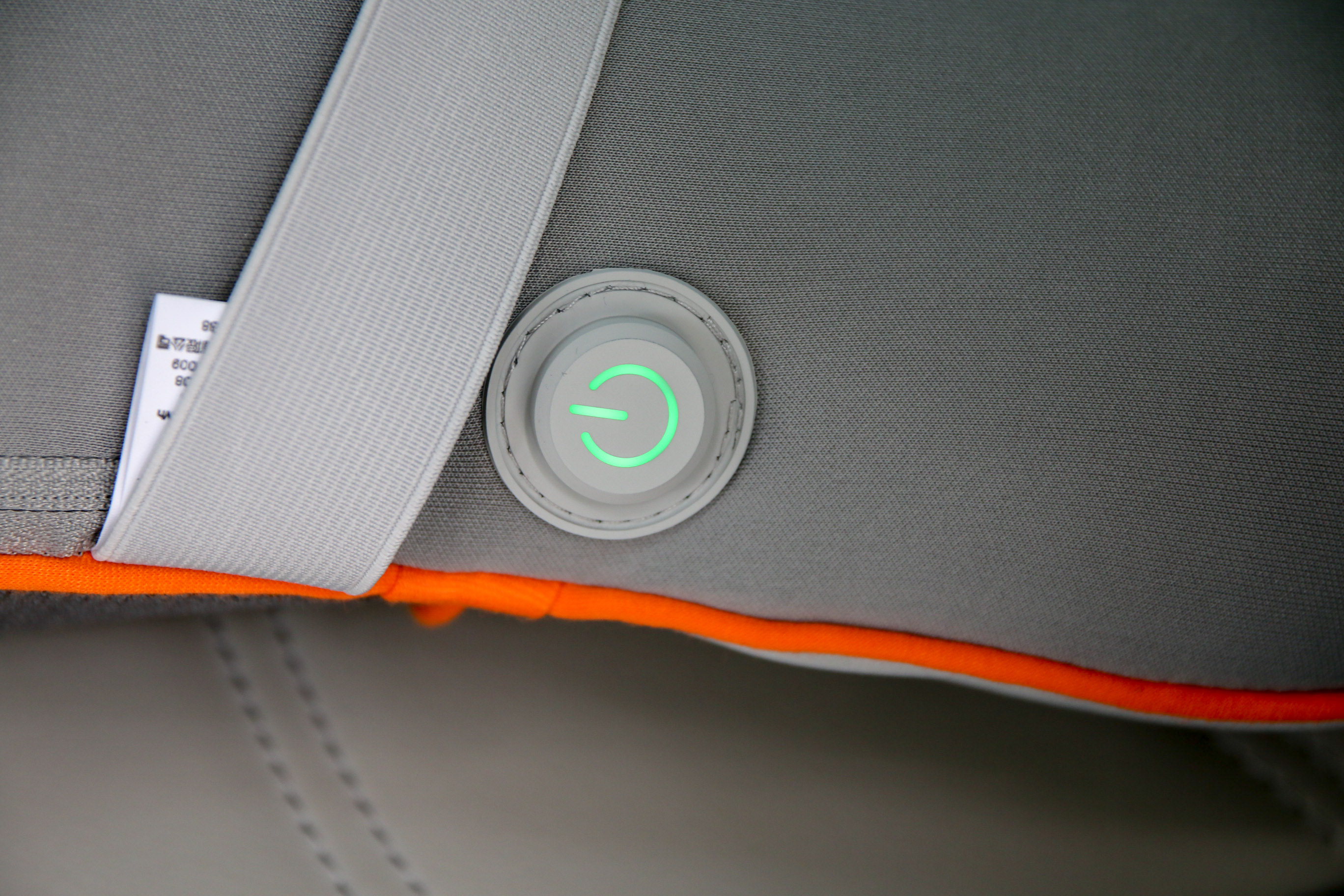 久坐不累，四头挤压按揉，SKG按摩腰靠T5评测