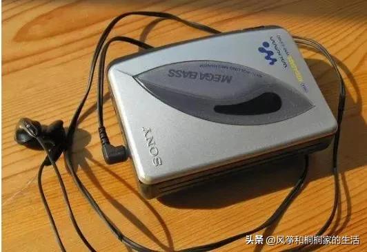 一两千的耳机就是智商税吗,耳机贵的便宜的有什么区别