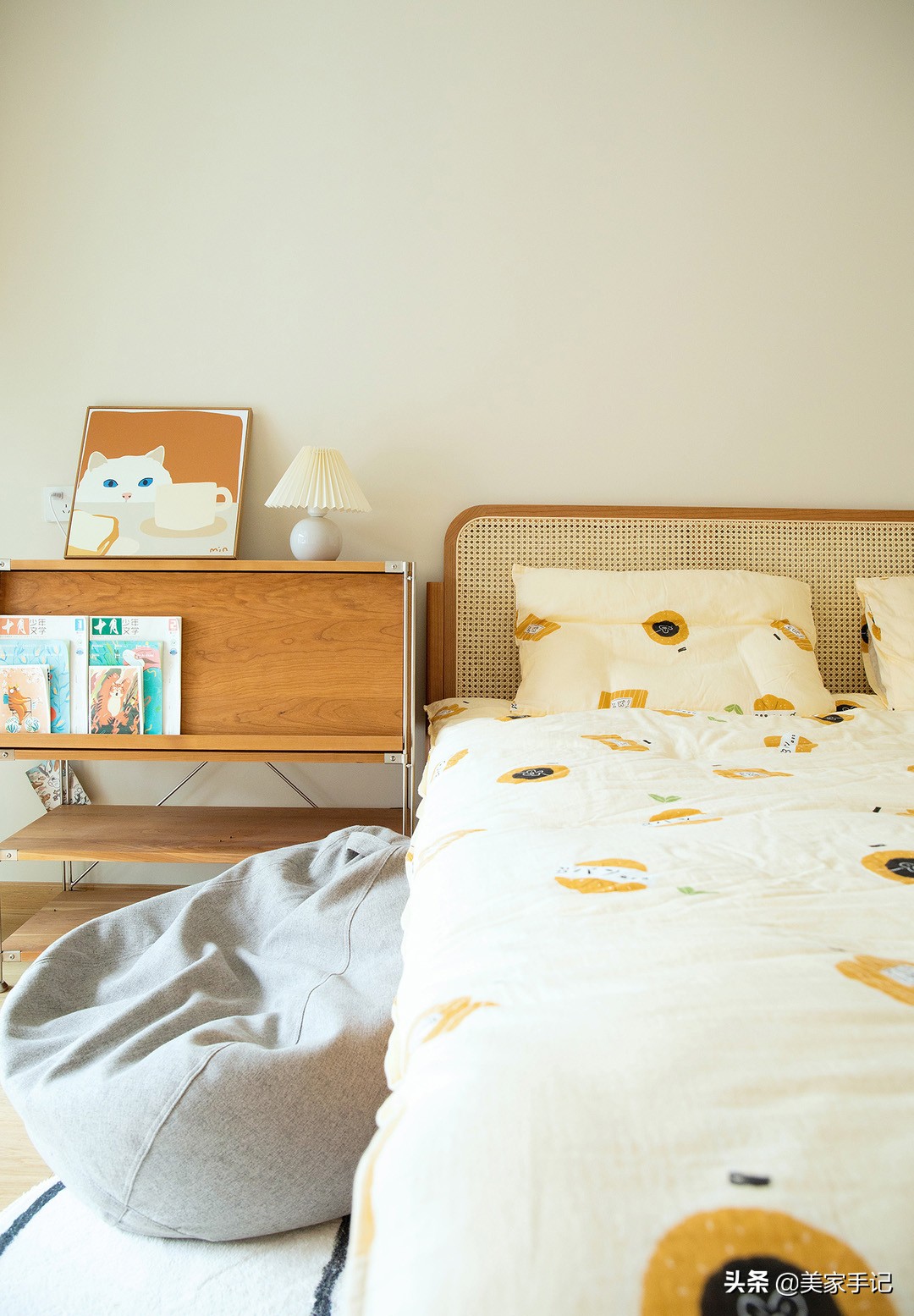 沙发不靠墙后面放柜子,沙发后柜子不靠墙