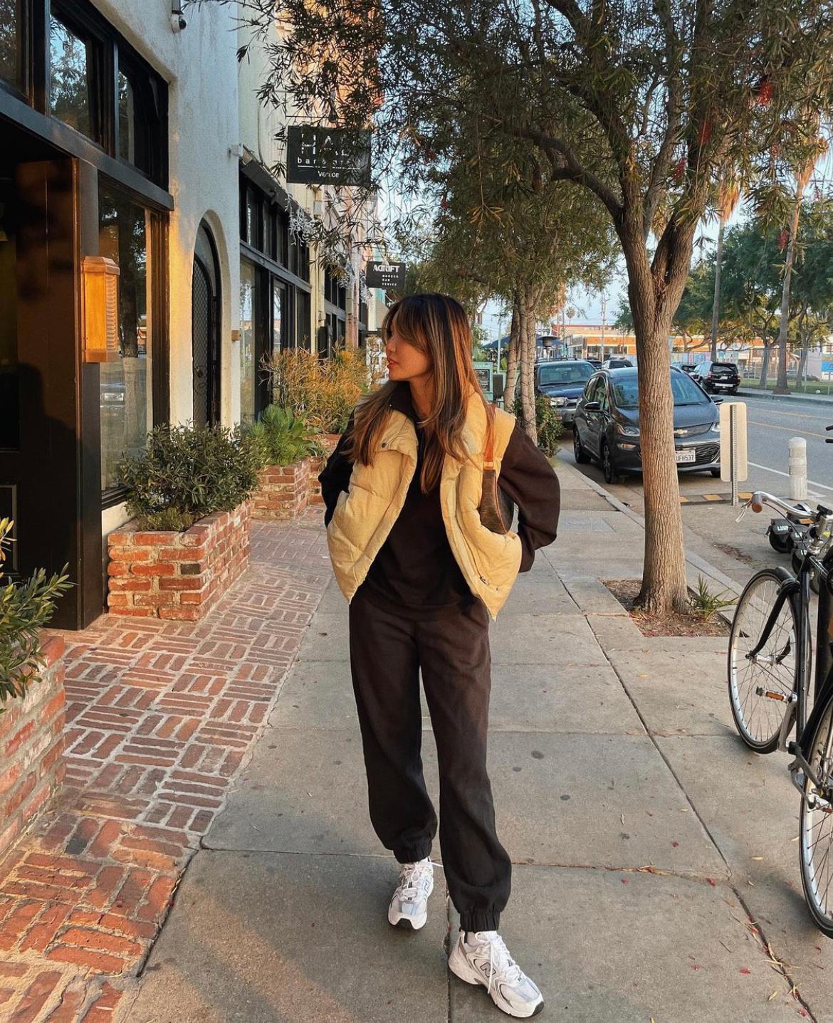 为啥现在女人都不穿高跟鞋了呢,为什么现在很多女人不再穿高跟鞋