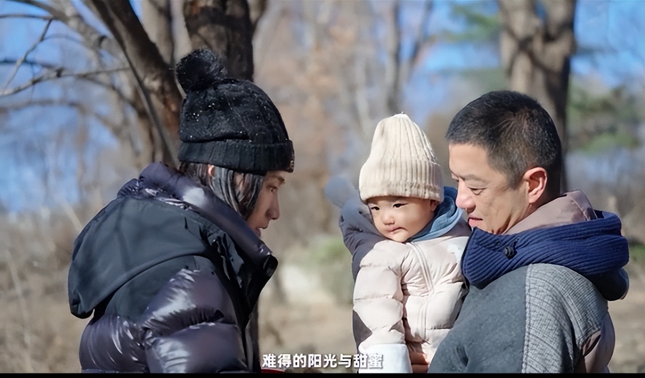 梦幻联动！李亚鹏和王菲谢霆锋开玩笑，网友猜测他对前妻念念不忘