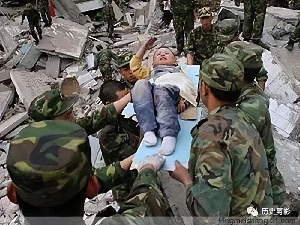 汶川地震十大催人泪下的照片,汶川地震12周年这些照片让人泪目