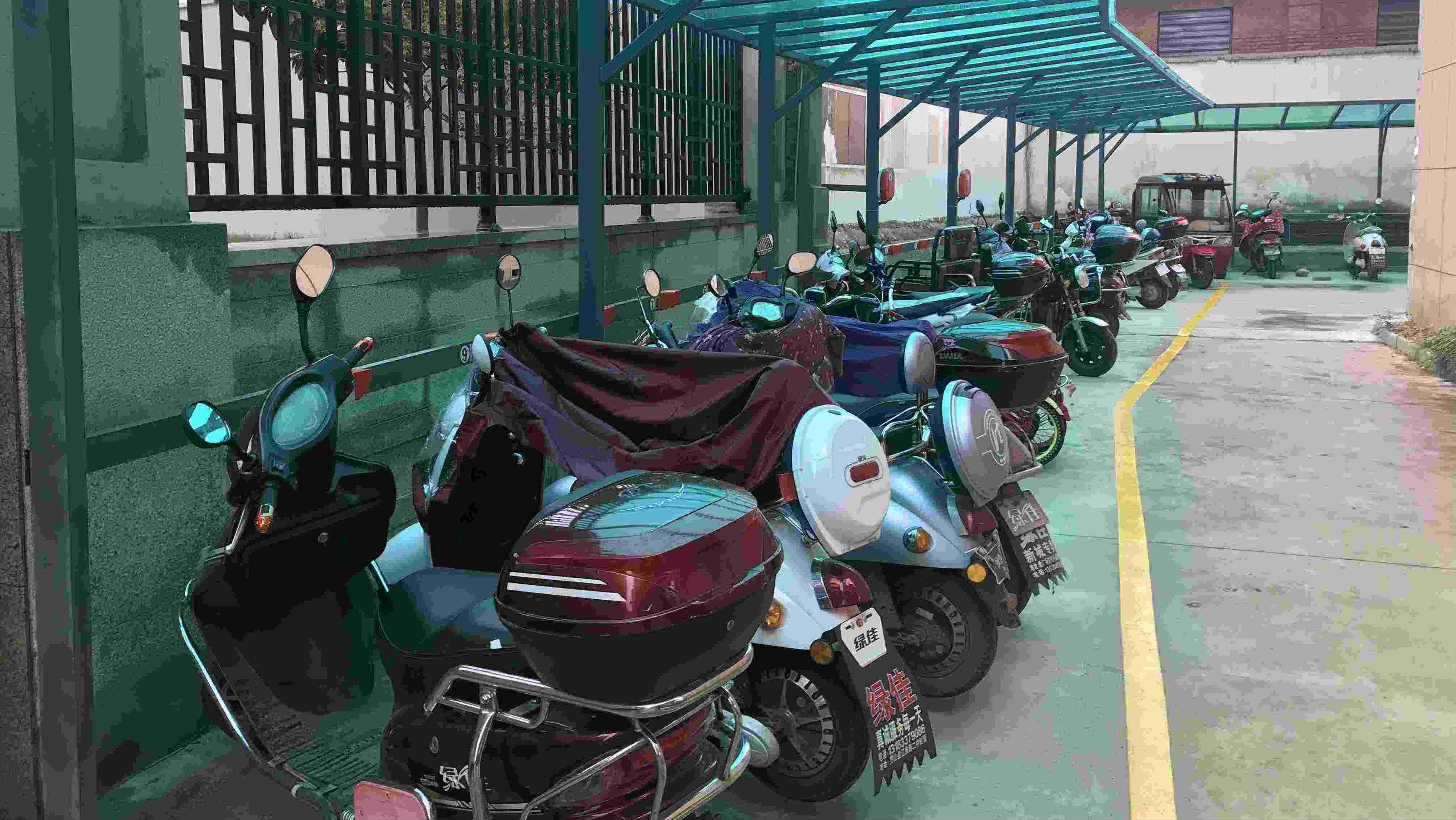 电动车充电器充电时有噪音怎么办,电动三轮车充电器开始充电噪音大