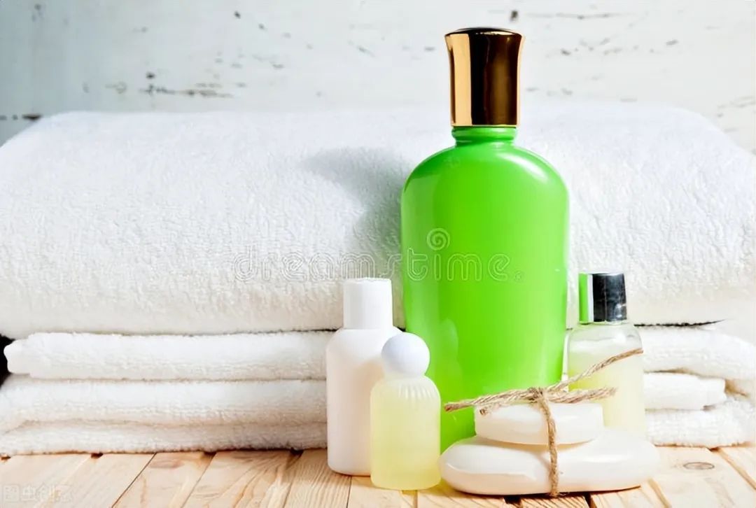 浅色头发染发怎么染,染发怎么染避免头发干枯毛躁