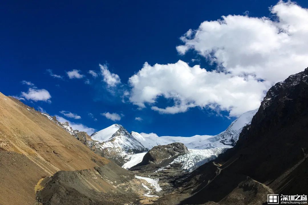 深圳人花式加班：酒吧里做方案、旅行时码PPT、除夕夜写报告……