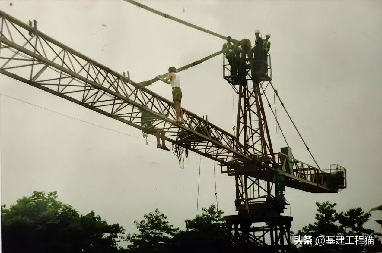 第一重型机械厂建设历史,基建工程兵历史及沿革