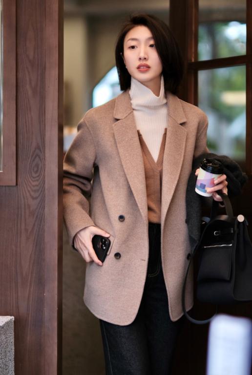 内搭西装搭配什么裤子好看,宽松西装外套怎么搭配牛仔裤好看