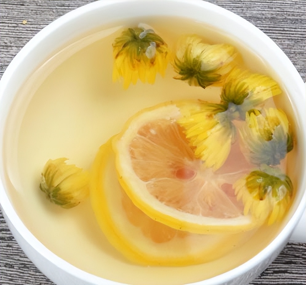 柠檬泡水喝的两大禁忌,柠檬泡水喝的禁忌和副作用