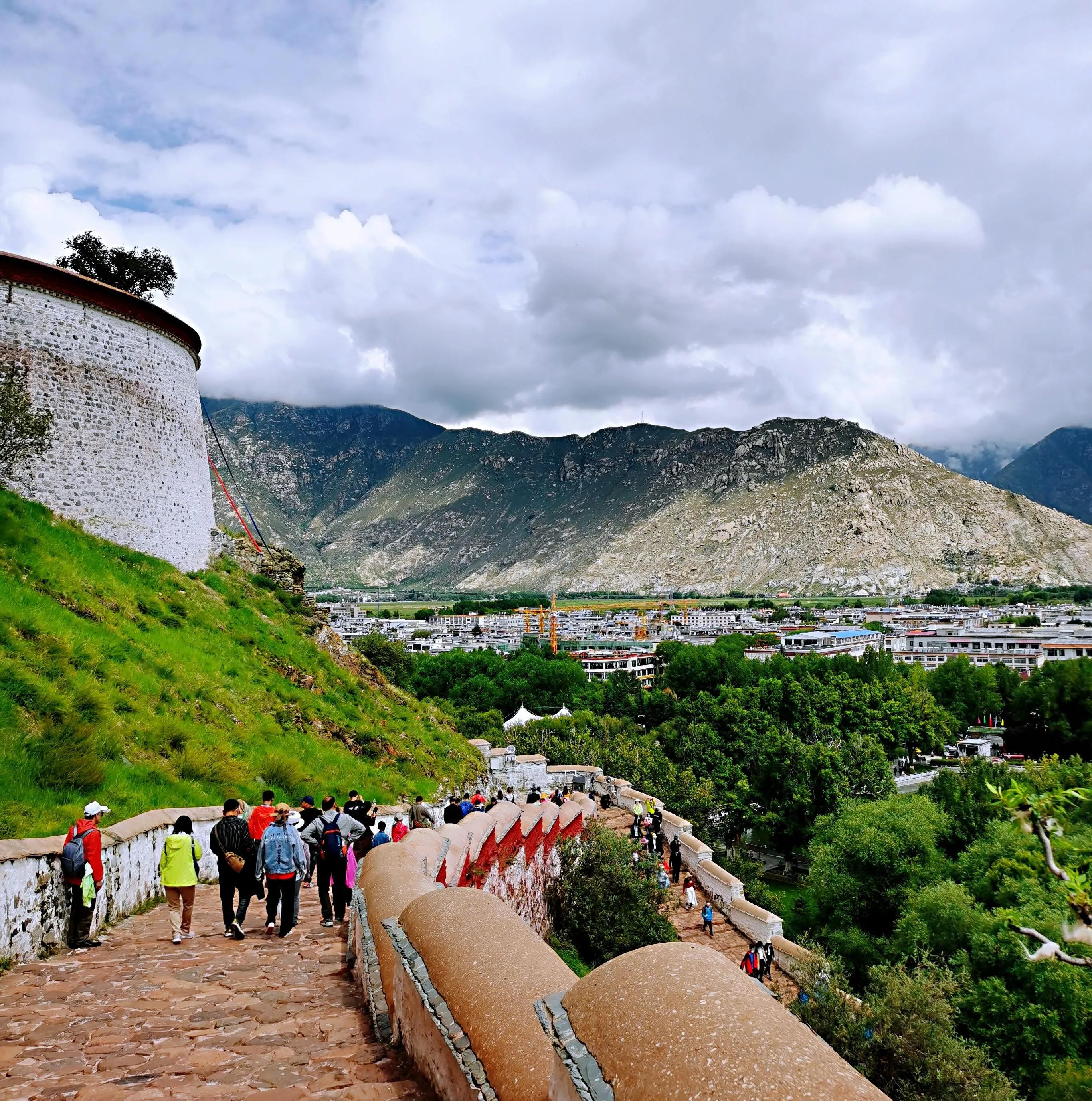 雪域圣城布达拉宫歌舞,美丽的雪域高原神奇的布达拉宫
