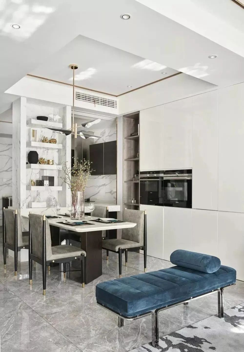 鱼肚白墙砖怎么贴显档次,鱼肚白瓷砖铺贴实景图