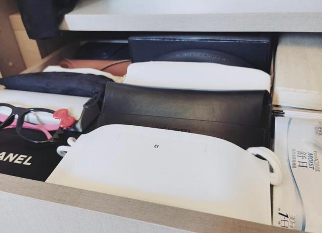 她拒绝断舍离，入住三年依旧把家收拾得井井有条，堪称教科书收纳