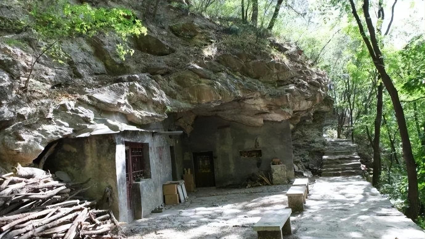 你一定去过许多迷人或神奇的地方,中国境内最值得去的三个地方