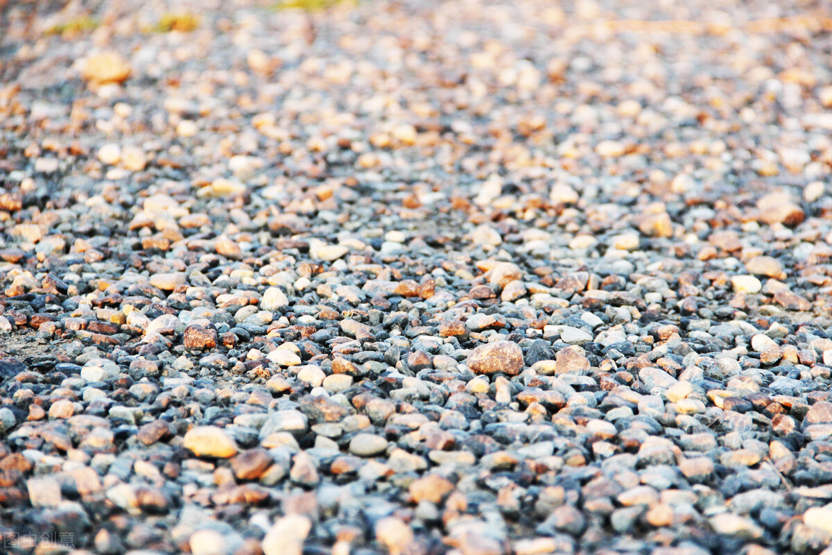 在农村捡到石头哪些是宝,农村人在田里捡到奇石