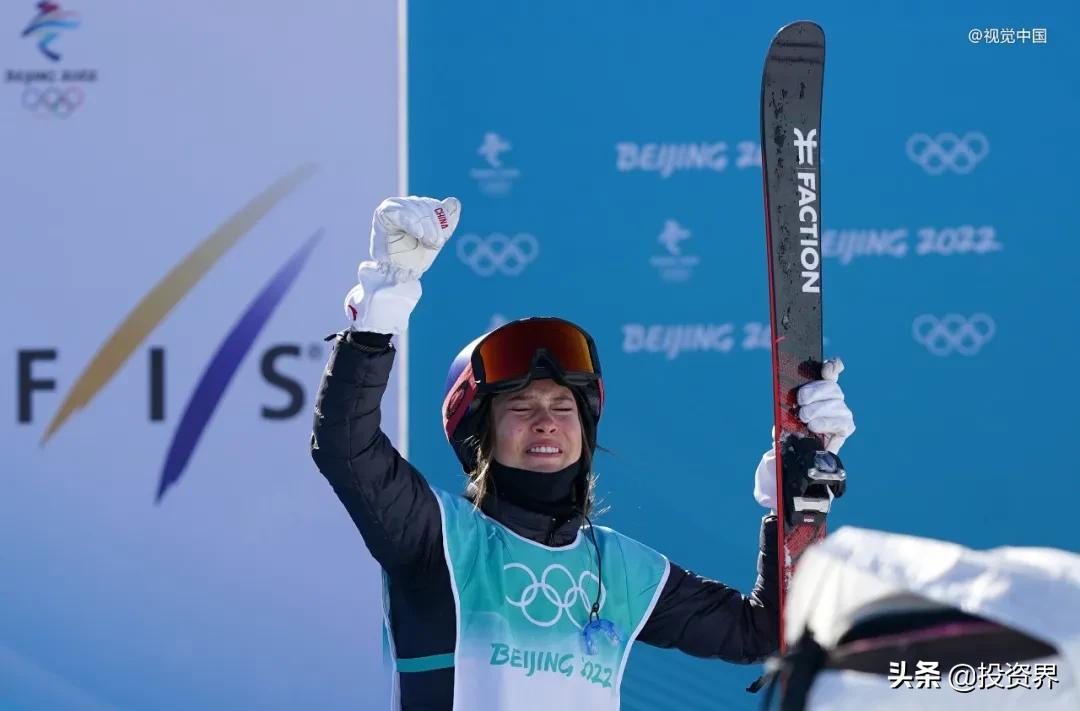 18岁，她是冠军：背后品牌赚了