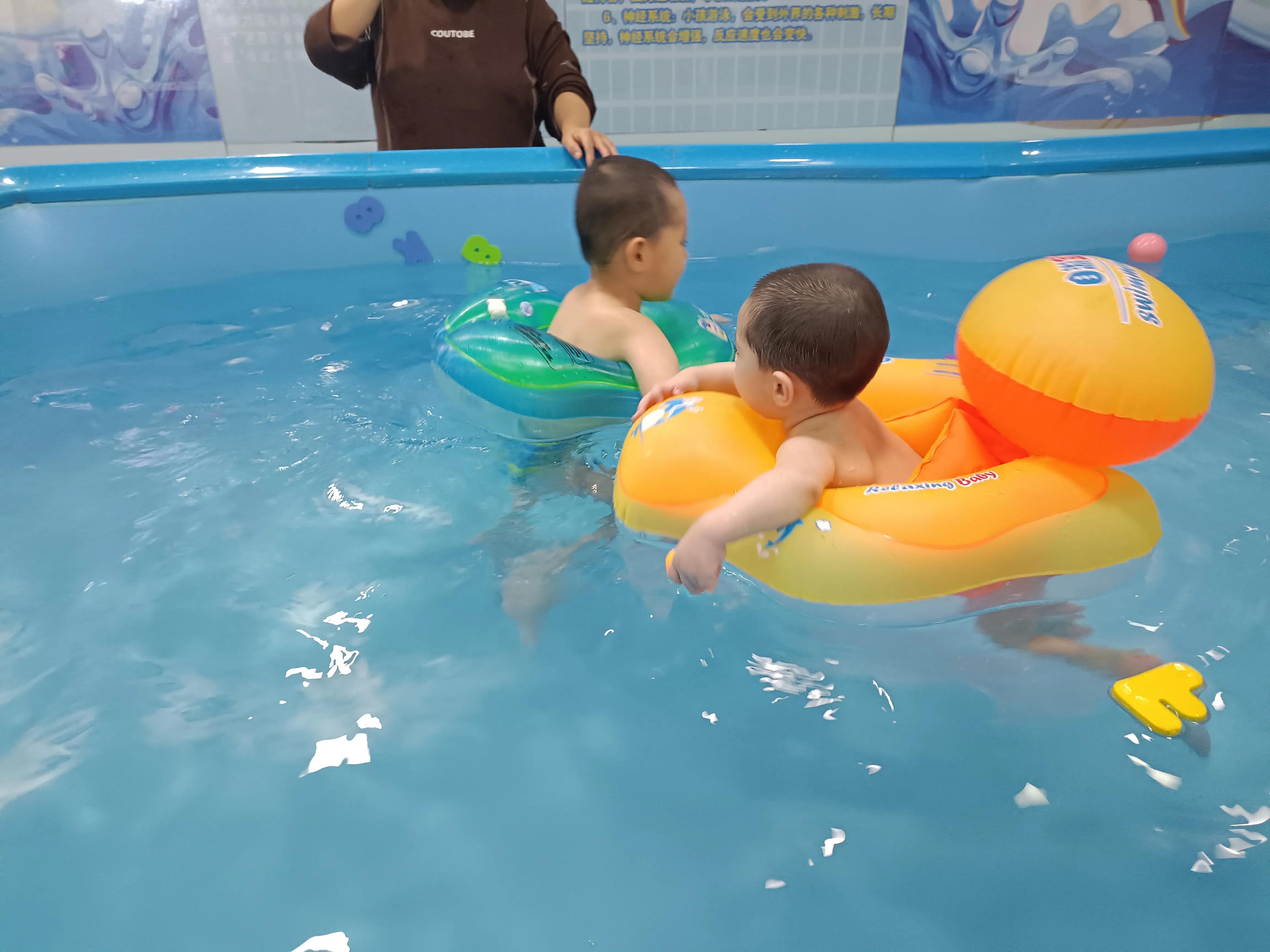 三个多月的宝宝突然拉血,四个月八天的孩子拉血