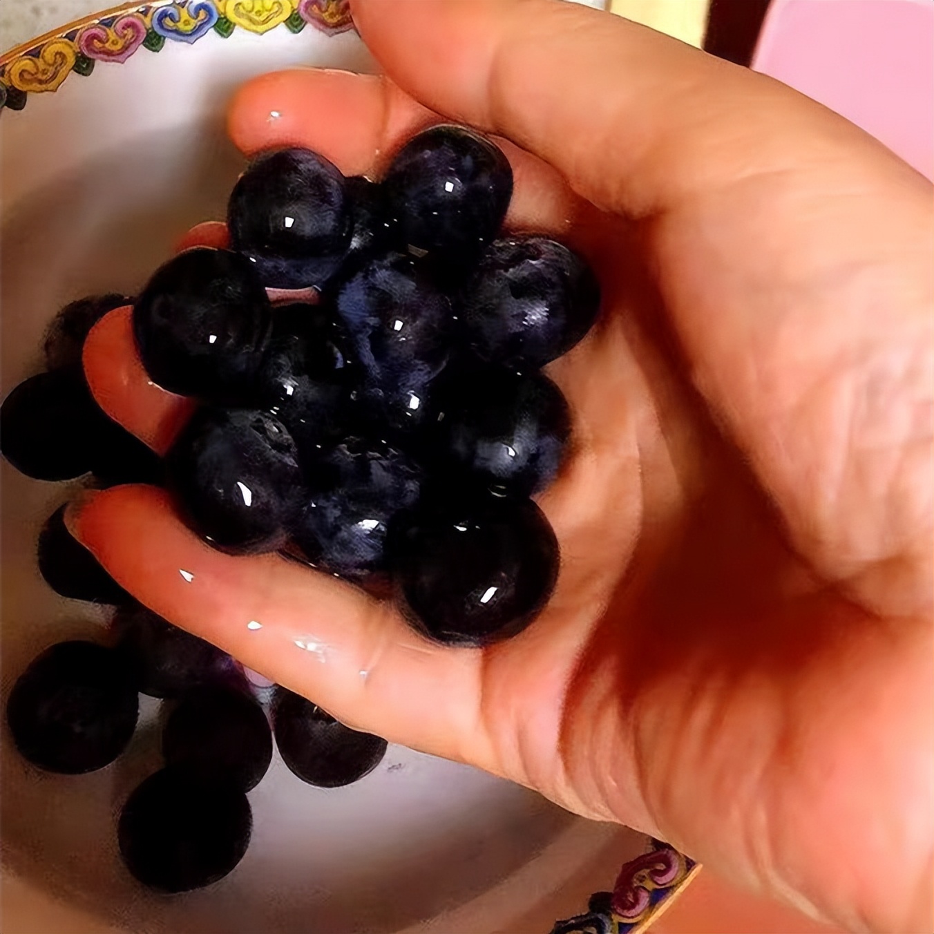 中老年别吃错六种碱性水果,老人适合吃什么碱性水果