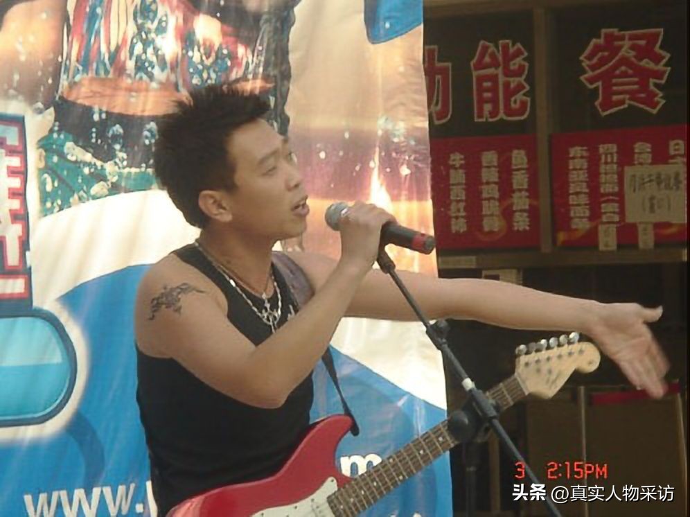 大学生卖肉夹馍一年赚100多万,在日本卖肉夹馍