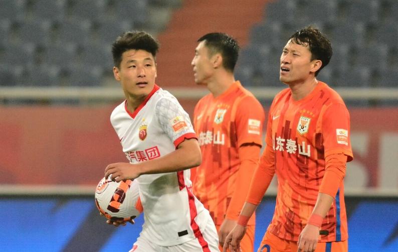 中国男足与世界强队的差距,国足一哥vs亚洲一哥